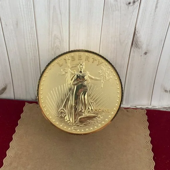 Vintage BULOVA 1907 St.Gaudens Double Eagle Gold Coin Wind-up Alarm Clock - Picture 5 of 6